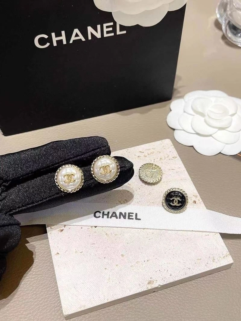 Sophisticated Chxnxl Earrings 292044