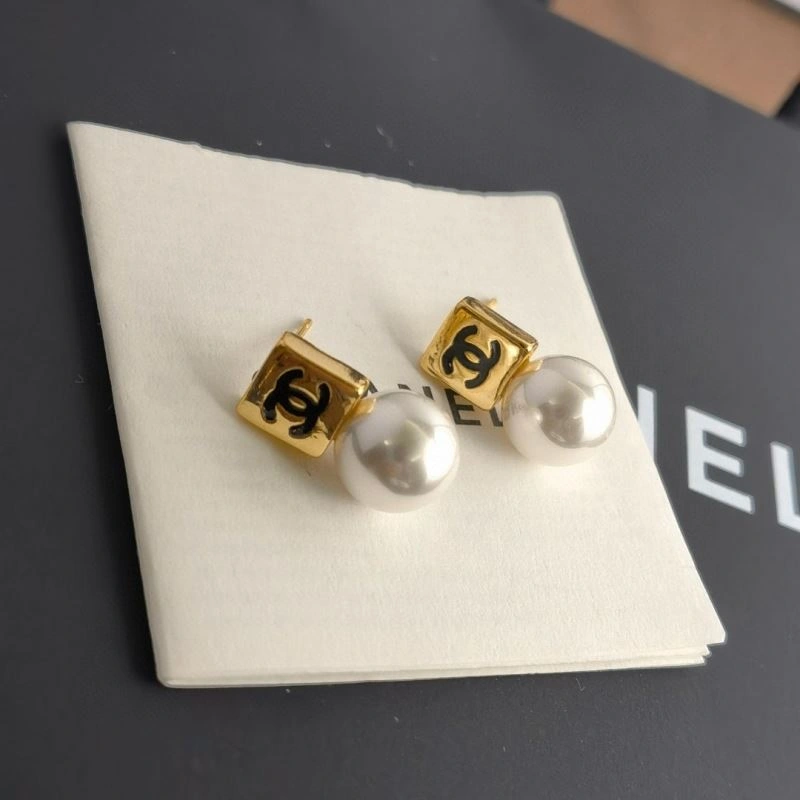 Cozy Chxnxl Earrings 292065