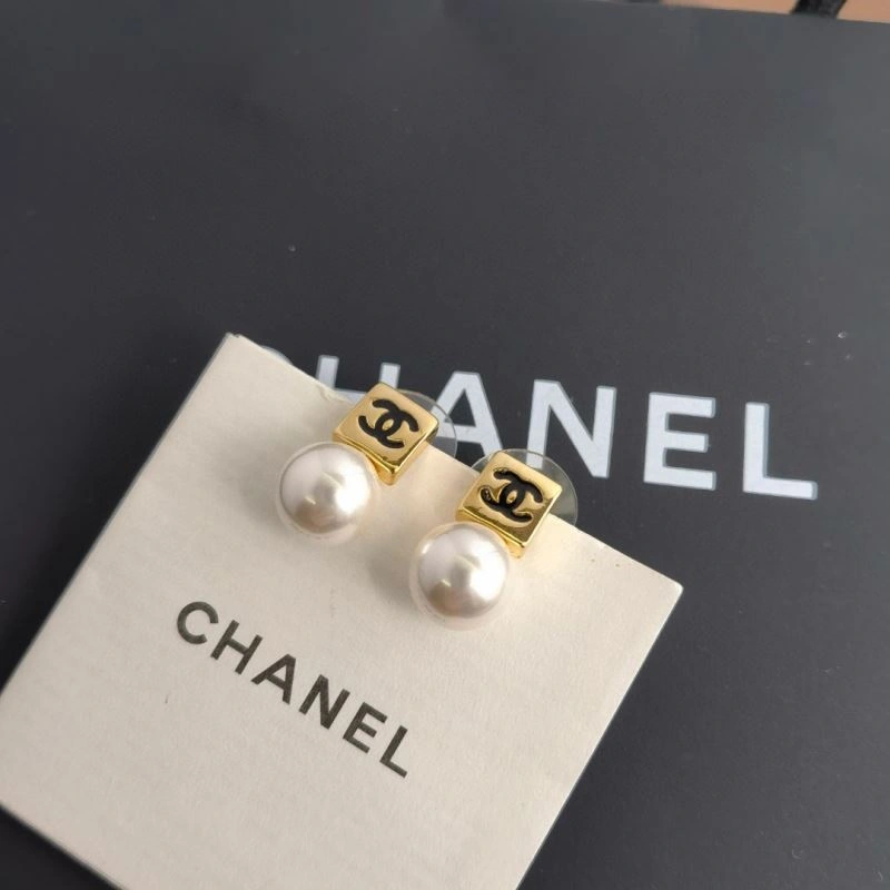 Cozy Chxnxl Earrings 292065
