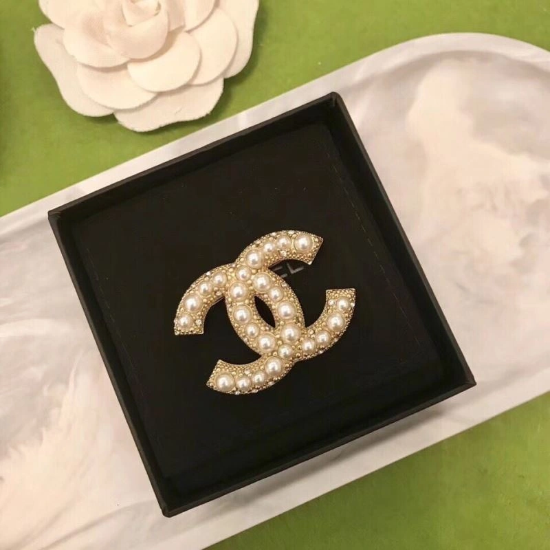 Stylish Chxnxl Brooches 293017