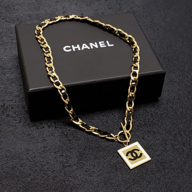 Trendy Chxnxl Brooches 293016