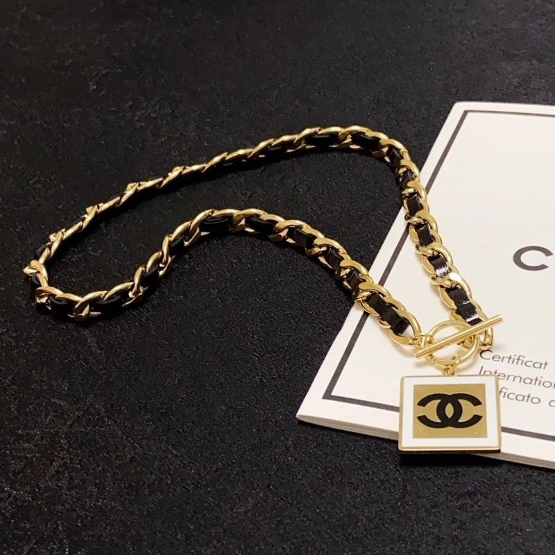 Trendy Chxnxl Brooches 293016