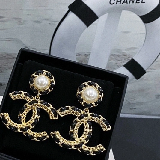 Cozy Chxnxl Earrings 292015