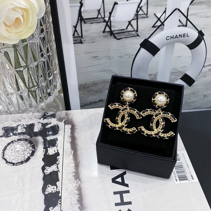 Cozy Chxnxl Earrings 292015