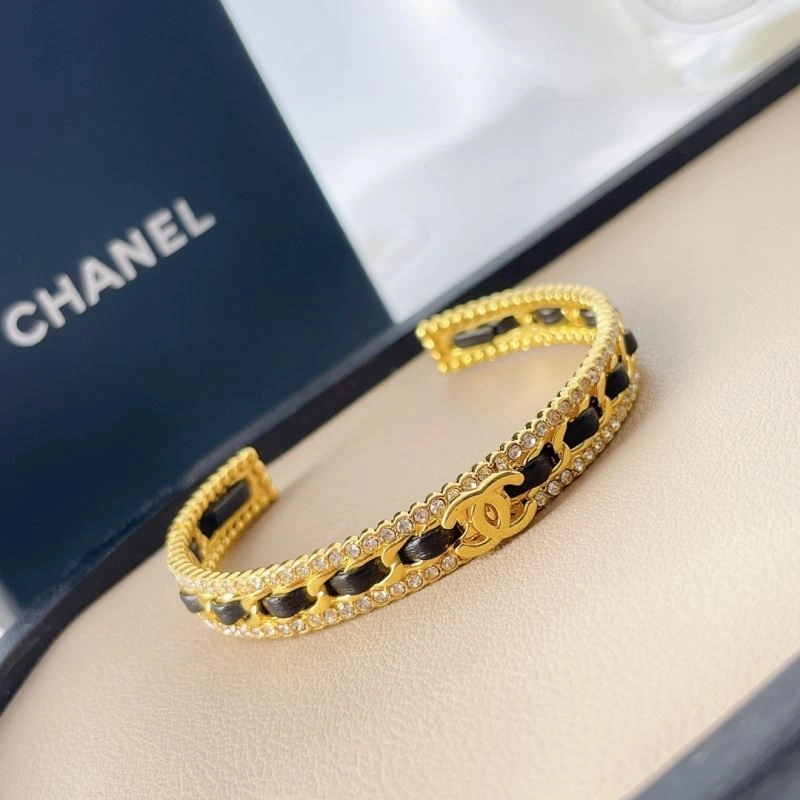 Vibrant Chxnxl Bracelets 293139
