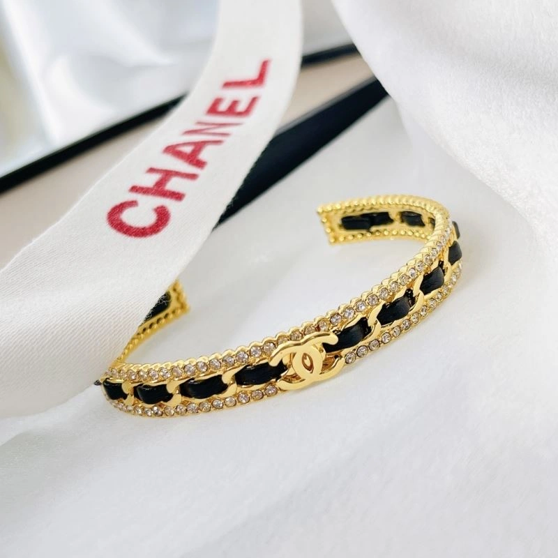 Vibrant Chxnxl Bracelets 293139