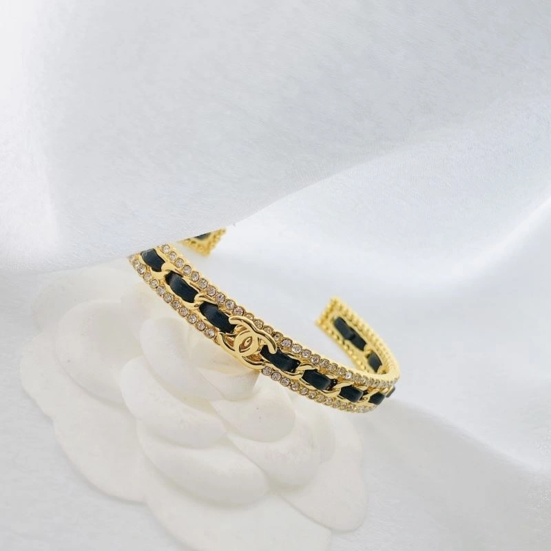 Vibrant Chxnxl Bracelets 293139