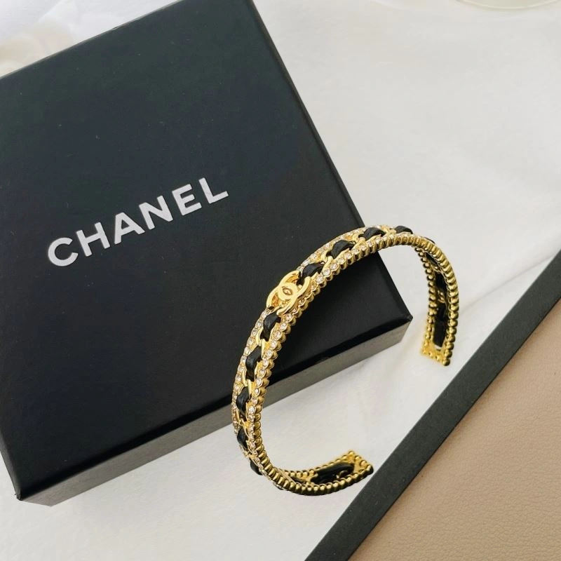 Vibrant Chxnxl Bracelets 293139