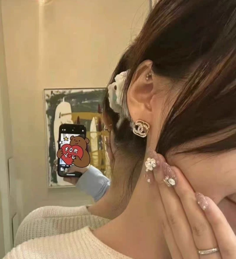 Unique Chxnxl Earrings 292002