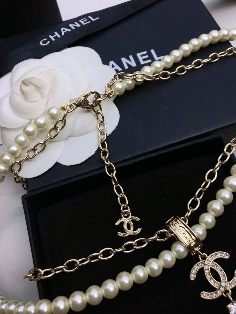 Elegant Chxnxl Brooches 293013