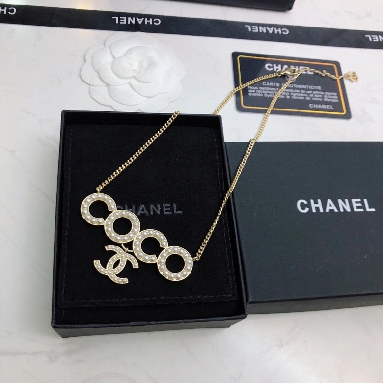 Timeless Chxnxl Brooches 293012