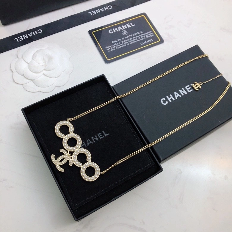 Timeless Chxnxl Brooches 293012