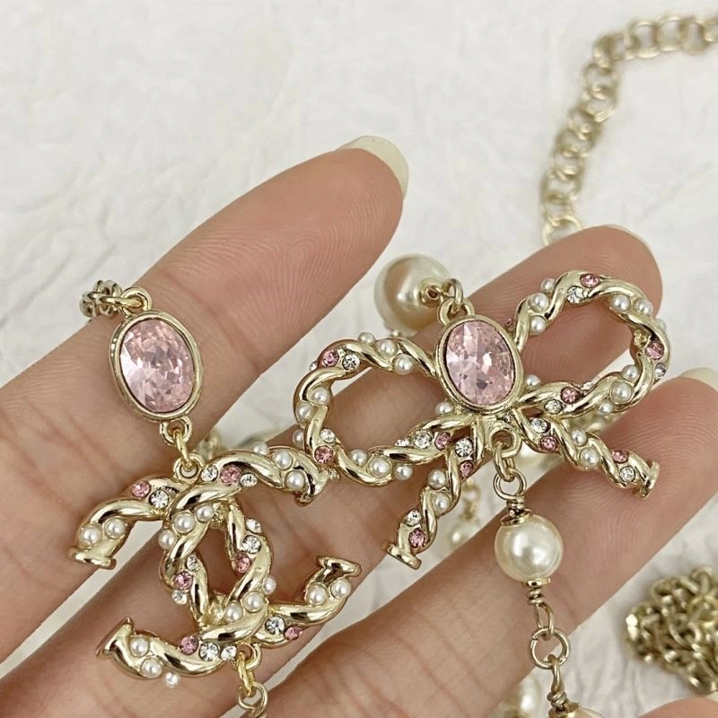 Resilient Chxnxl Brooches 293000