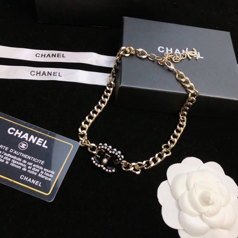 Bold Chxnxl Brooches 292989