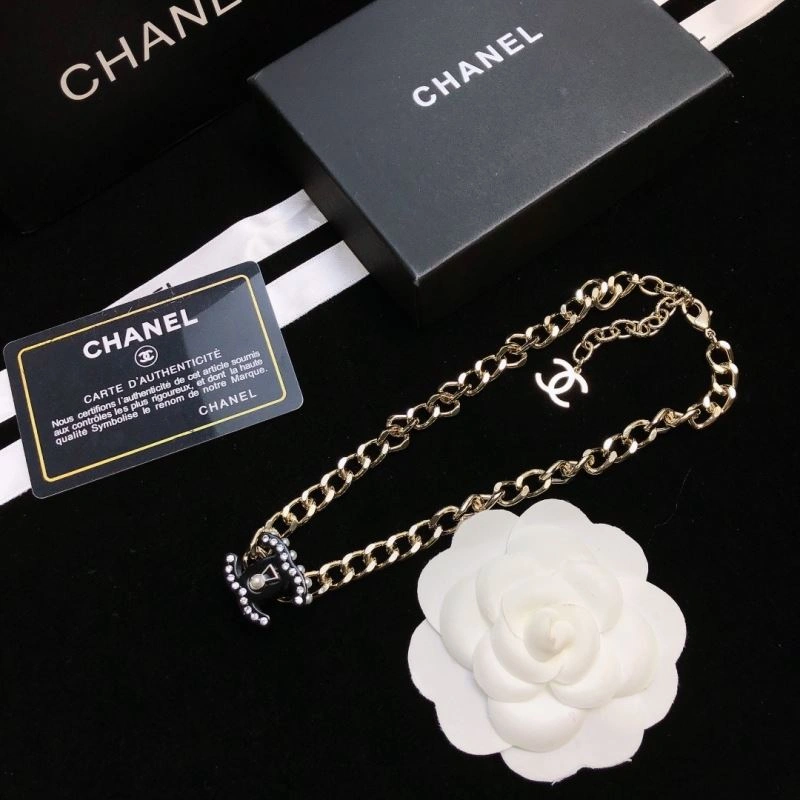 Bold Chxnxl Brooches 292989