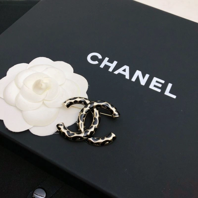 Sleek Chxnxl Brooches 292998