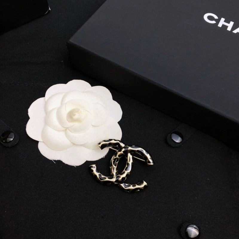 Sleek Chxnxl Brooches 292998