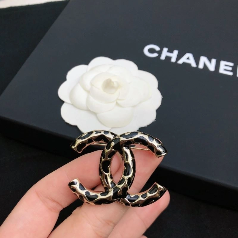 Sleek Chxnxl Brooches 292998