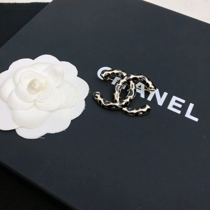 Sleek Chxnxl Brooches 292998