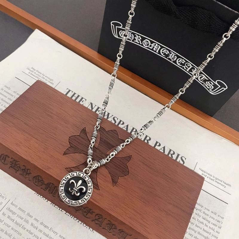 WellDesigned Chrxmx Hxxrts Necklaces 301201