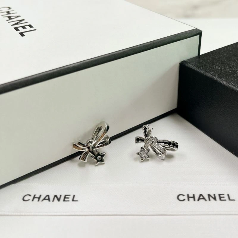 Comfortable Chxnxl Earrings 291945