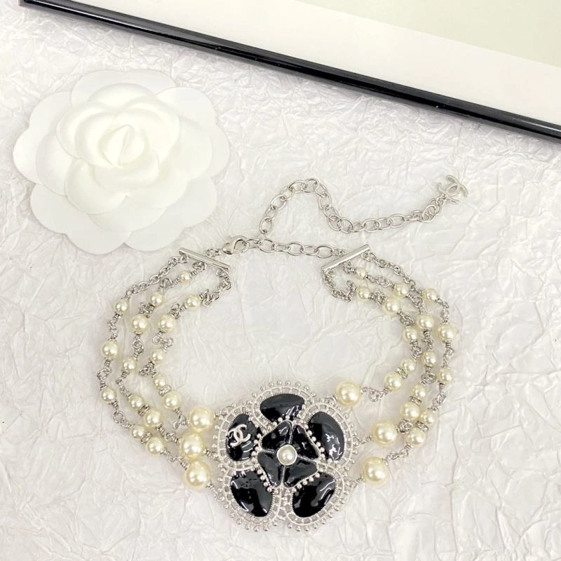EasyMatch Chxnxl Brooches 292982