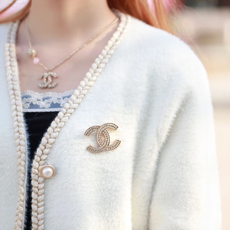 Elegant Chxnxl Brooches 292971