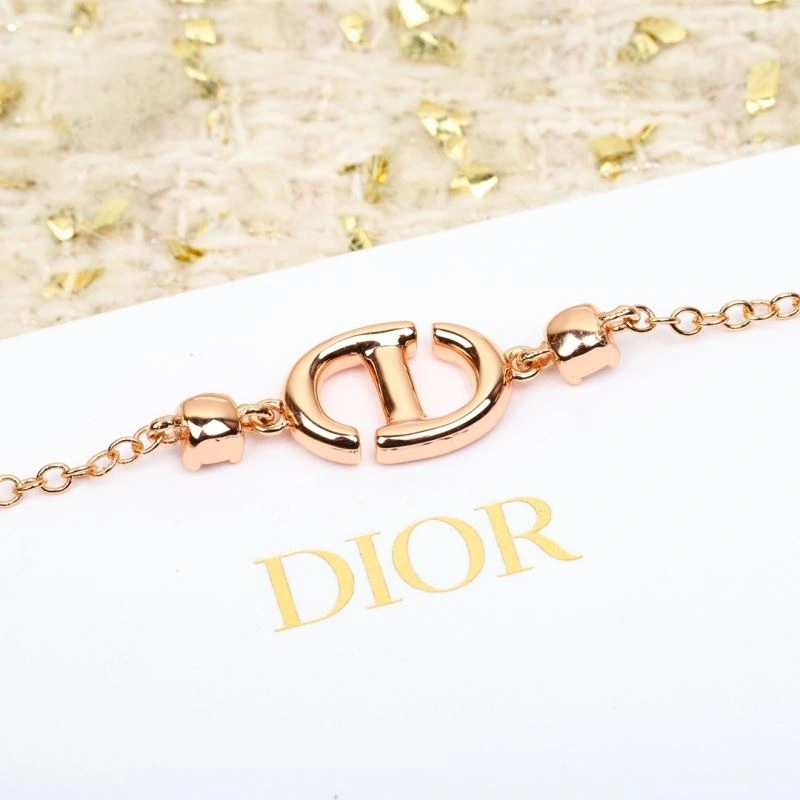Christian Dxxr Necklaces Stylish 295128