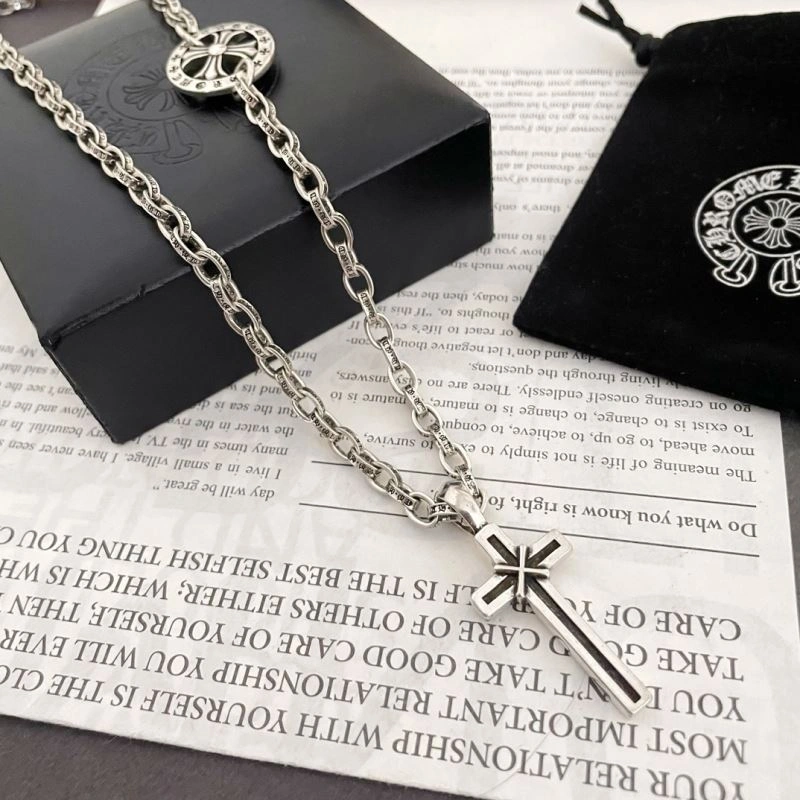 WellDesigned Chrxmx Hxxrts Necklaces 301174