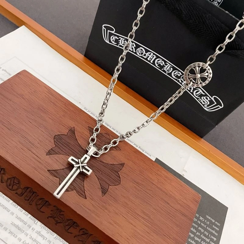 WellDesigned Chrxmx Hxxrts Necklaces 301174