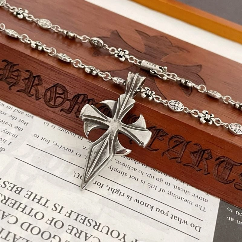 WellDesigned Chrxmx Hxxrts Necklaces 301169