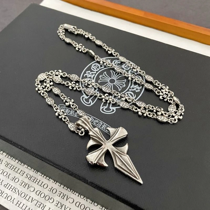 WellDesigned Chrxmx Hxxrts Necklaces 301169