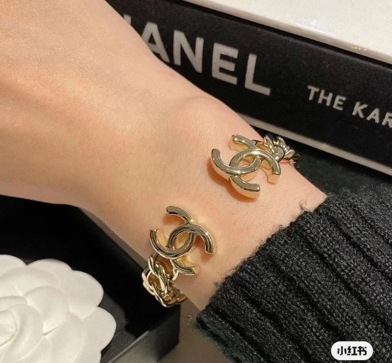 WellDesigned Chxnxl Bracelets 293147