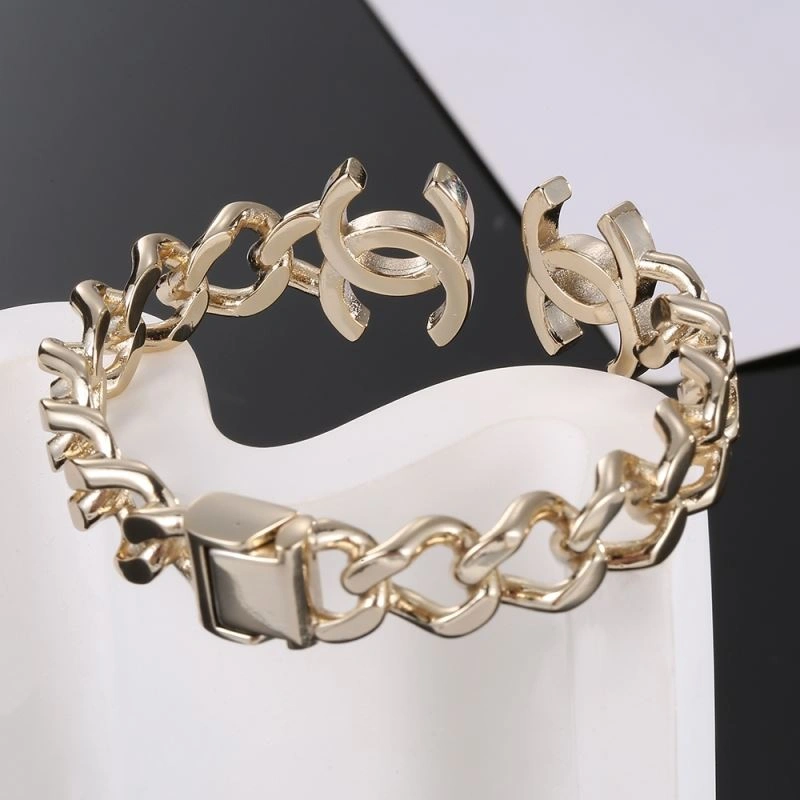 WellDesigned Chxnxl Bracelets 293147