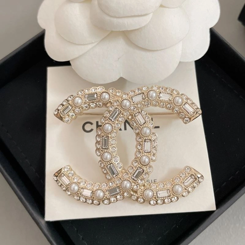Unique Chxnxl Brooches 292957