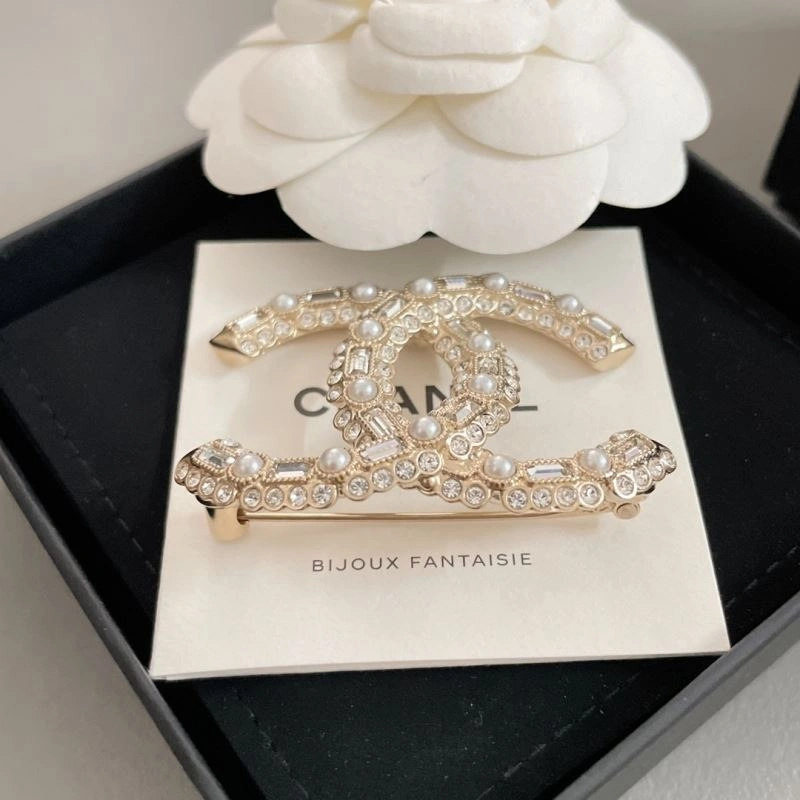 Unique Chxnxl Brooches 292957