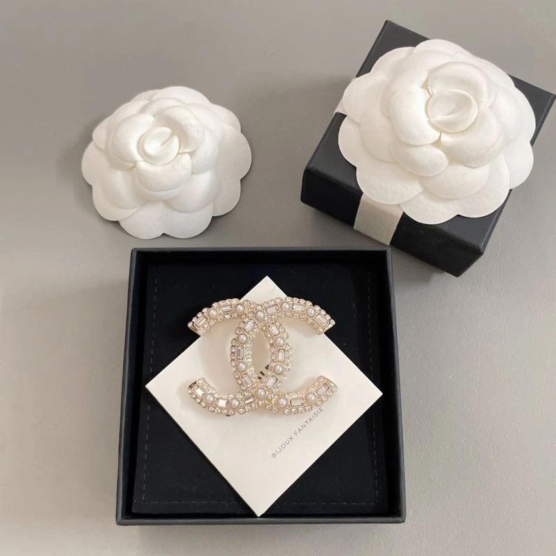 Unique Chxnxl Brooches 292957