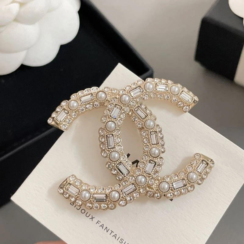 Unique Chxnxl Brooches 292957