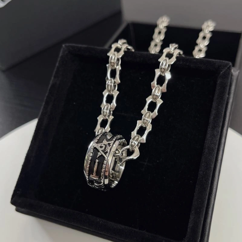 Comfortable Chrxmx Hxxrts Necklaces 301151