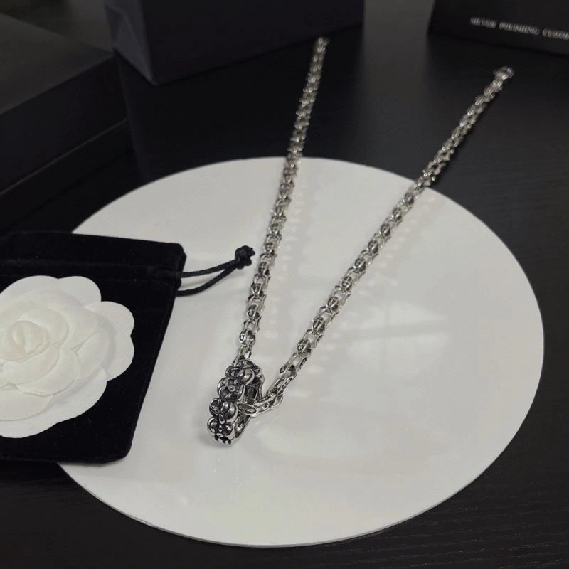 EyeCatching Chrxmx Hxxrts Necklaces 301143