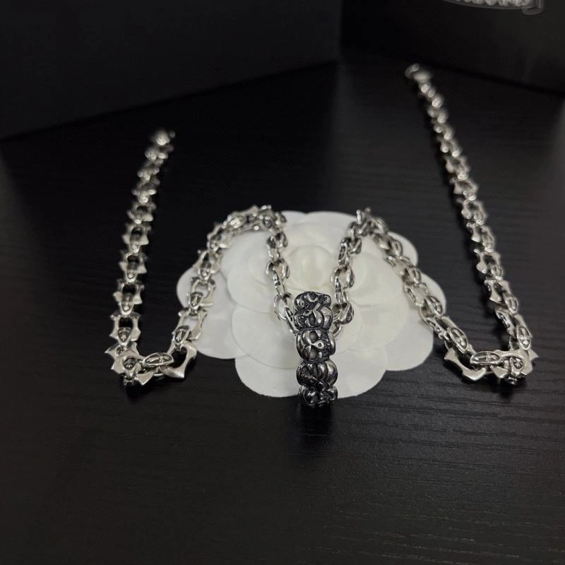 EyeCatching Chrxmx Hxxrts Necklaces 301143