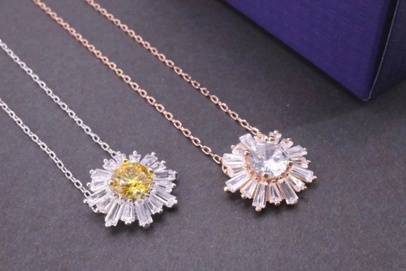 Swxrxvski Necklaces Vibrant 315260