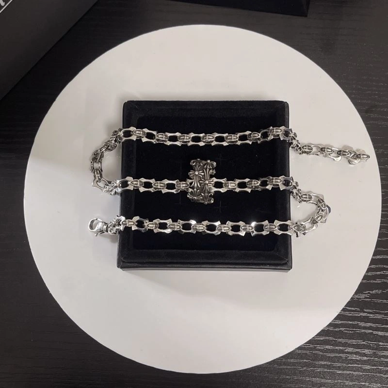 WellDesigned Chrxmx Hxxrts Necklaces 301133