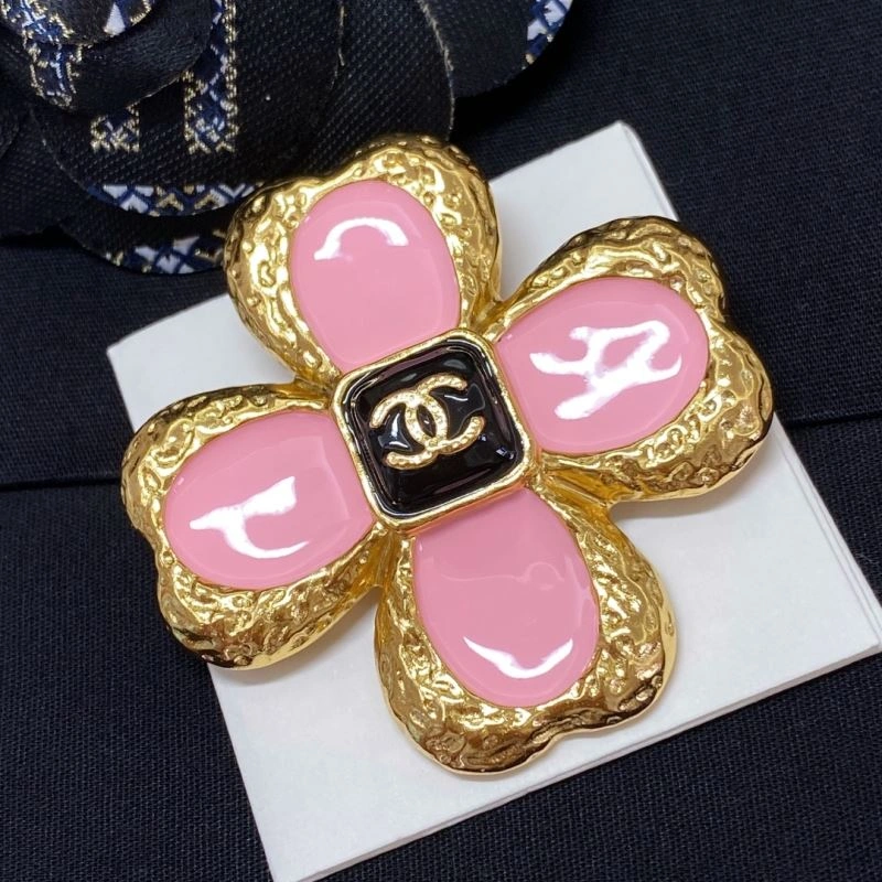 Refined Chxnxl Brooches 292908