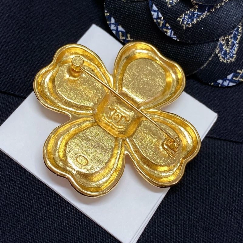 Refined Chxnxl Brooches 292908
