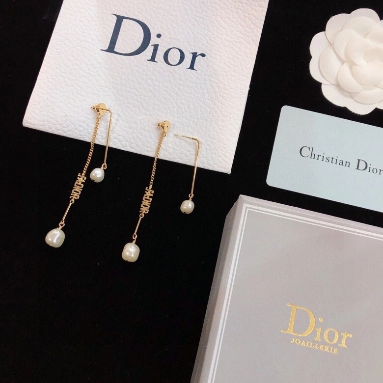 Christian Dxxr Earrings Elegant 295404