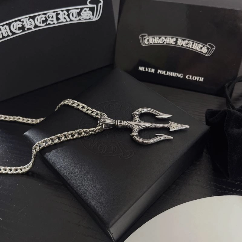 Comfortable Chrxmx Hxxrts Necklaces 301136