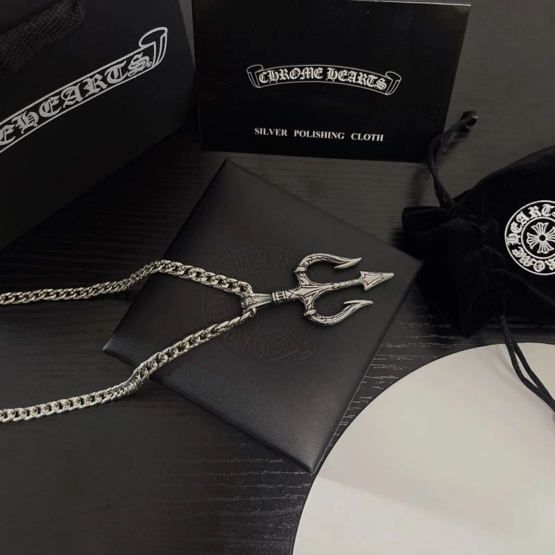 Comfortable Chrxmx Hxxrts Necklaces 301136