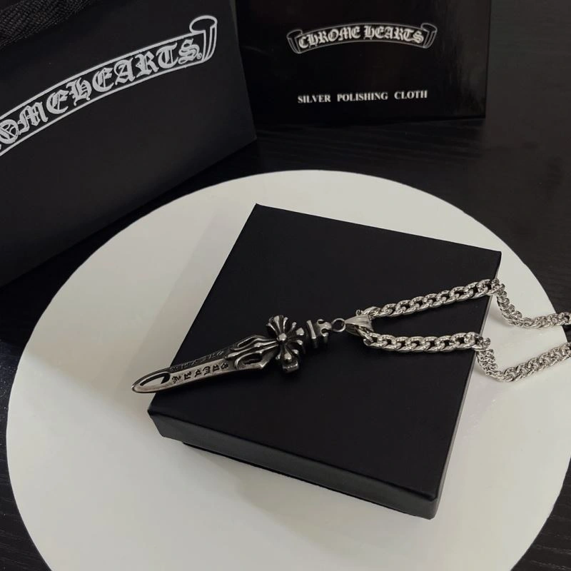 Classic Chrxmx Hxxrts Necklaces 301139