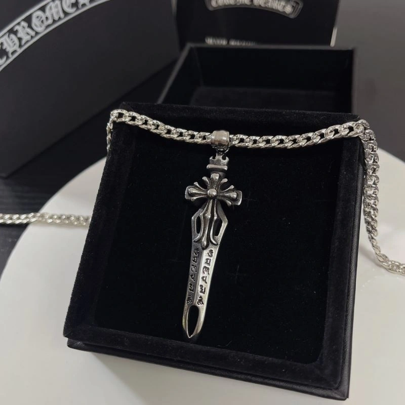 Classic Chrxmx Hxxrts Necklaces 301139